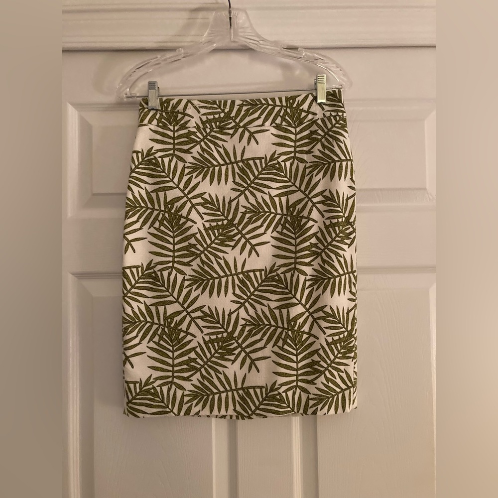 Midi Palm green and cream skirt!